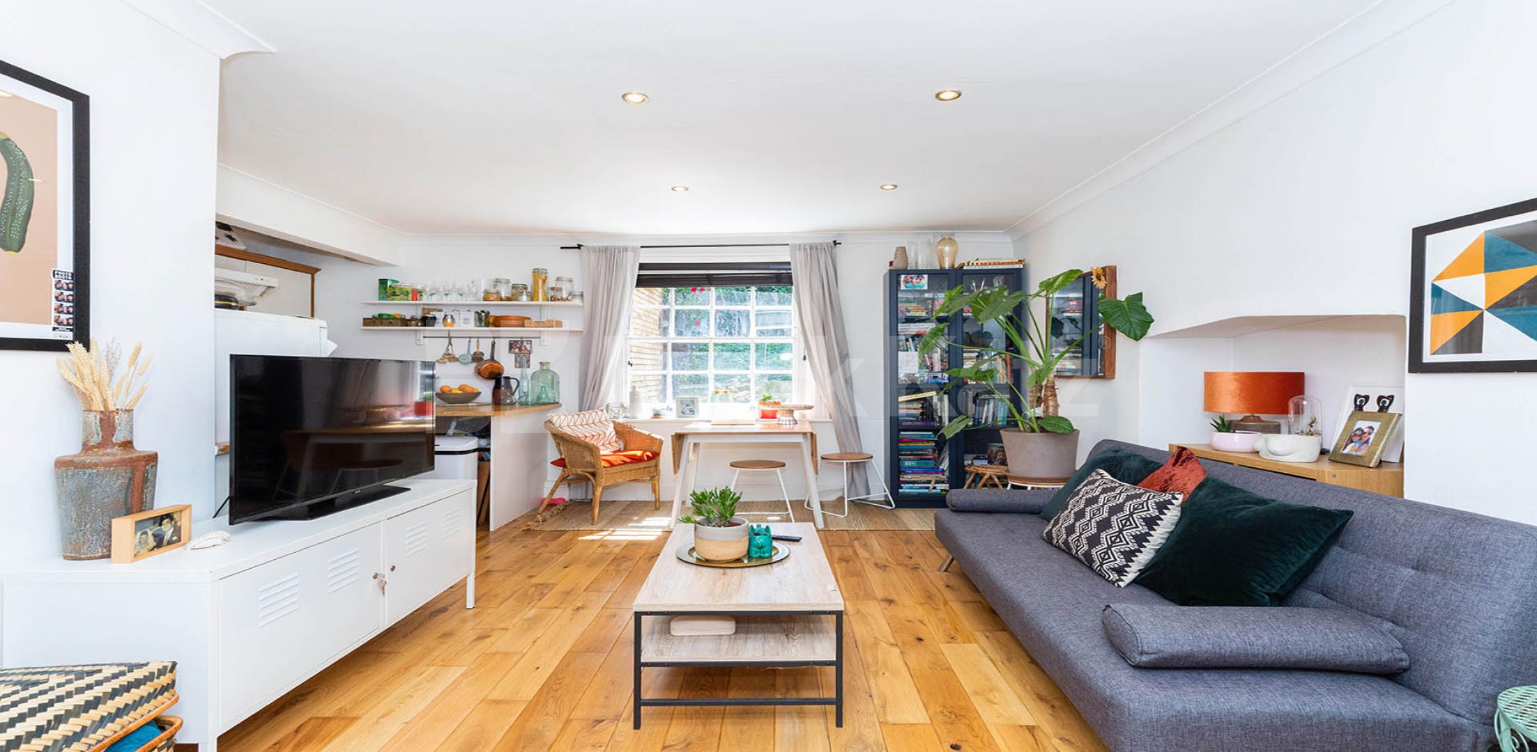 			VIRTUAL TOUR AVAILABLE!, 1 Bedroom, 1 bath, 1 reception Apartment			 Christchurch Road, CROUCH END